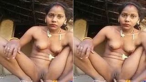 Curvy Indian bhabhi satisfies her desires with finger selfies