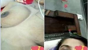 Indian babe flaunts her body in video call