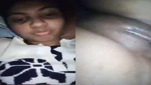 Dehatia girl masturbates with her fingers