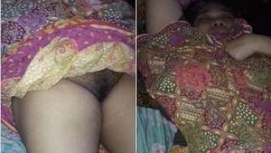 Wife gets her pussy grabbed while sleeping by husband