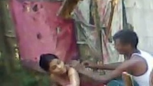 Outdoor bathing and sex in a village: Bhabhi's romantic encounter with lover