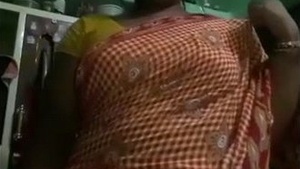 Mature Indian bhabhi with big boobs gets naughty on camera