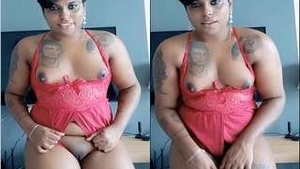 Curvy Tamil NRI babe flaunts her big boobs and pussy