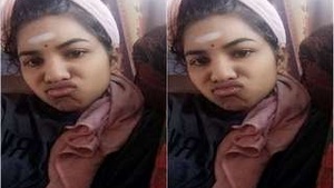 Indian girl flaunts her breasts and pussy on video call