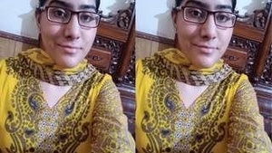 Pakistani girl strips down for money and displays her naked body