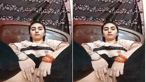 Amateur Pakistani girl shows off her pretty pussy in exclusive video