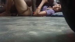 Hidden camera captures South Indian auntie's anal sex on the floor