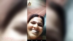 Rural Indian woman flaunts her curvy vagina on webcam