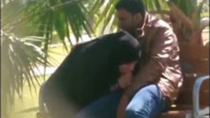 Muslim bhabhi gives a blowjob in the park