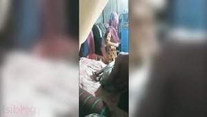 Desi chick experiments with XXX sex on camera with her Bangladeshi boyfriend