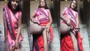 Horny bhabhi masturbates with dildo for selfies