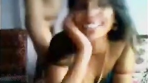 Desi girl gets fucked on a pouffe in a sex scandal video
