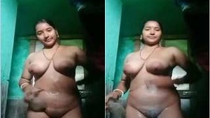 Indian boudi takes a bath in clear Bangla