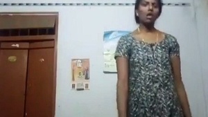 Watch a Tamil auntie strip down in a sexy solo video