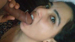 Pakistani babe gets naughty in the bathroom