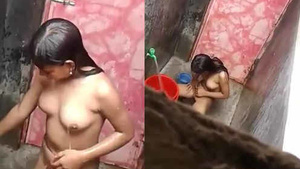 Cousin captures nude desi teen in the bathtub