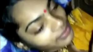Desi bhabhi gets her mouth fucked in Bengali video