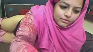 Noreens' first webcam performance as a Pakistani girl