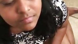 Indian MILF gives a sloppy blowjob until she orgasms