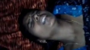Mallu hot chick gets finger fucked and cums hard in Kerala video