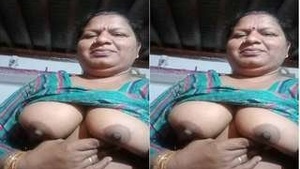 Indian babe's solo masturbation session