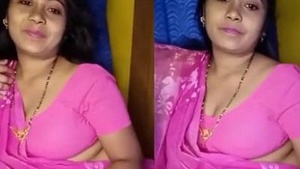 Desi aunty with big boobs gets naughty on TikTok