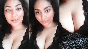 Teen beauty sets a record with her big natural boobs