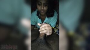 Tamil college student Desi enjoys giving her boyfriend a blowjob