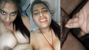 Horny Indian girl gives herself a selfie while masturbating