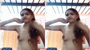 Cute Indian girl flaunts her boobs and pussy in exclusive video