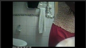 Mms of my cousin's bathroom with other girls