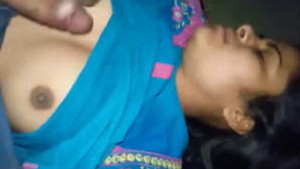 Desi GF exposes her body and gives a blowjob in HD video