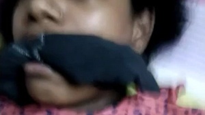 Desi bhabhi gets hard in steamy video